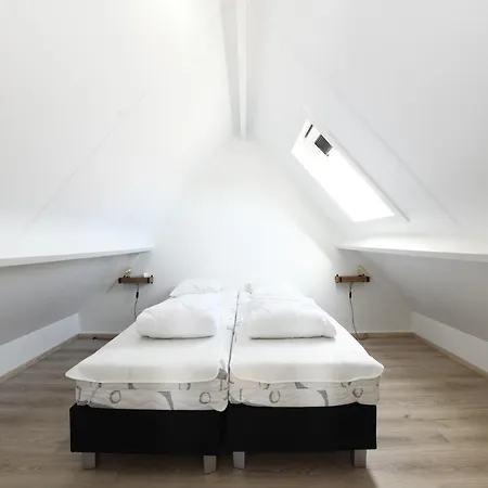 Feriehus In With Garden & Parking, Cleaning Included *
