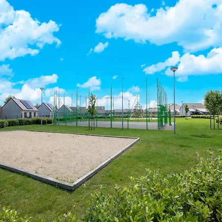 In With Garden & Parking, Cleaning Included Ferienhaus *