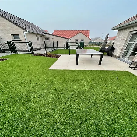 In With Garden & Parking, Cleaning Included Ferienhaus
